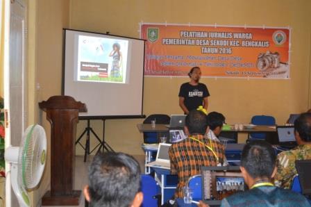 Warga Desa Sekodi Angkat Nama Daerah dengan Mengikuti Pelatihan Jurnalis