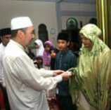 Safari Ramadhan, Syamsuar Santuni Anak Yatim Piatu di Masjid Nur Huda Mempura