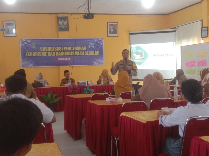 Polres Dumai Melalui Kasat Binmas Gelar Penyuluhan Di SMAN 2 Dumai.