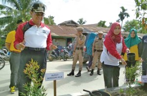 Zulaikhah Wardan, Ajak Masyarakat Rajin Menanam Pohon