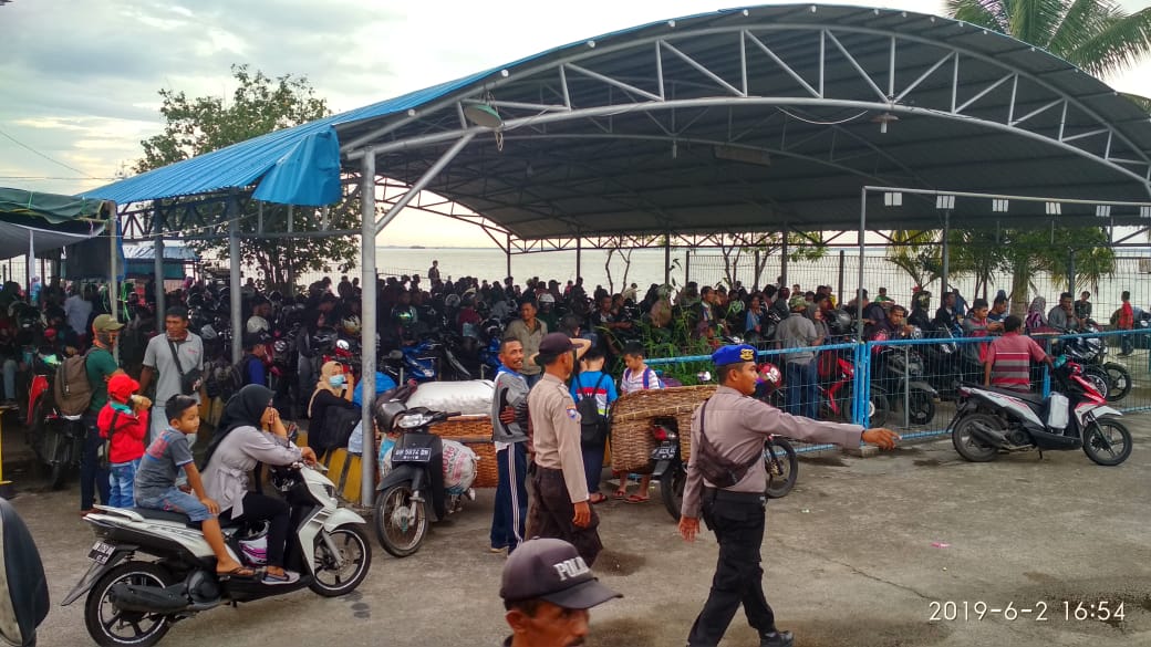 Sempat 7 Jam Hanya 2 Roro Yang Jalan, Penumpang Mulai Menumpuk Sampai Malam