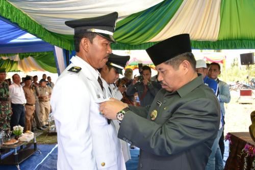 Amril Lantik 4 Pj Kades dan Resmikan Pemakaian 2 Kantor Desa di Bukit Batu