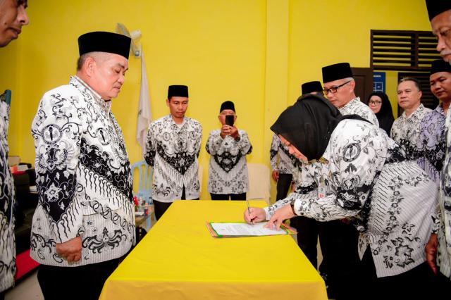 Kholijah Resmi Nakhodai PGRI Bengkalis Secara Aklamasi