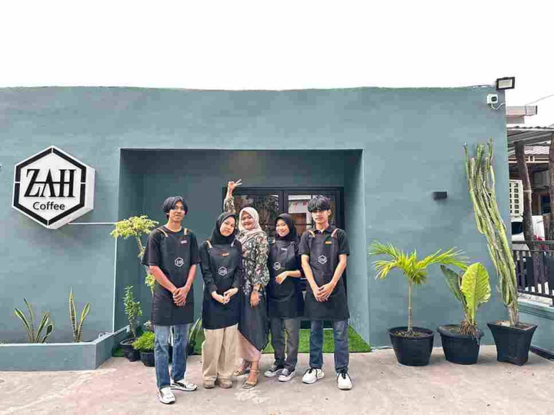 Zah Cafe Resmi Dilaunching, Sebagian Keuntungannya dibagikan Ke Negeri Palestina