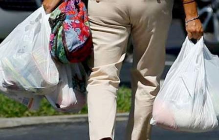 Bupati Siak Dukung Kantong Plastik Berbayar