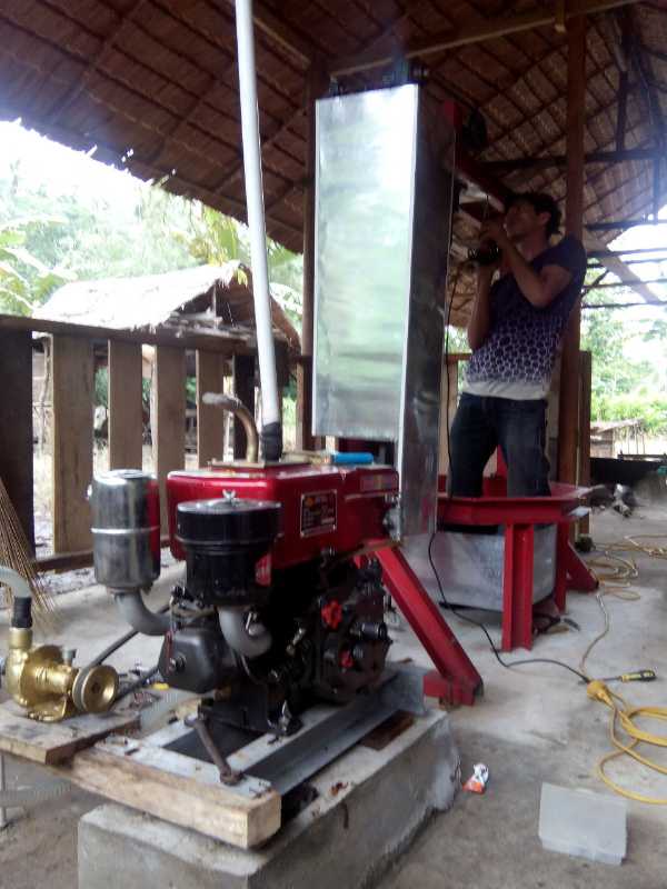 Politeknik  Bengkalis Hibahkan Alat Pengaduk Lempuk Durian