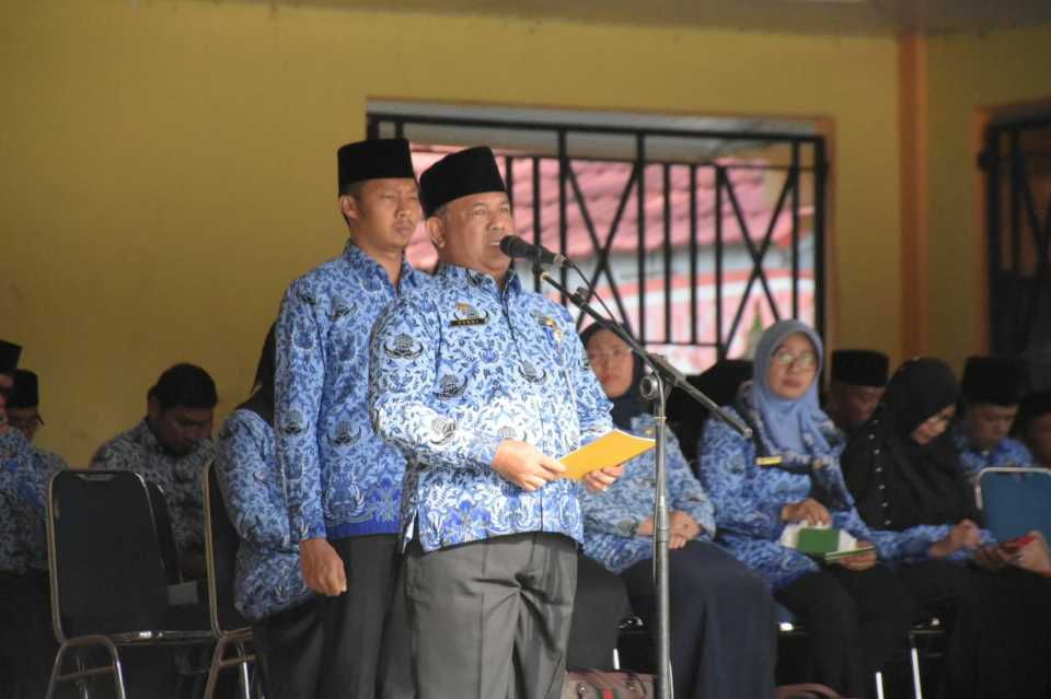 Hardiknas Tahun 2019, Pemda Kampar Berikan Penghargaan Kepada Guru Berprestasi