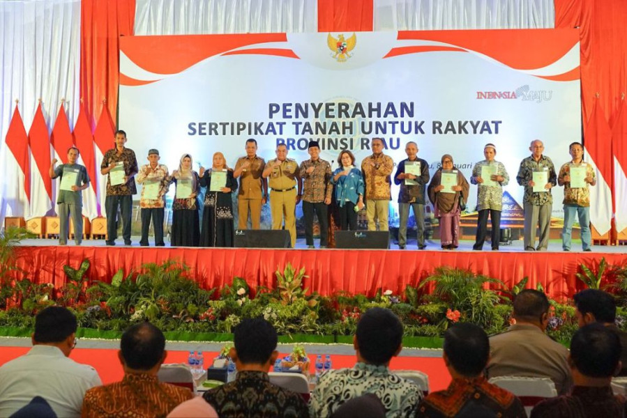 500 Warga Pekanbaru, Terima Sertifikat Tanah