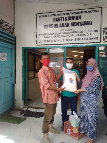 DPW KAMIJO Sumbar Berbagi Sembako ke Panti Asuhan Mualaf Mentawai