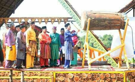 Berbeda Dari yang Lain, Pembukaan MTQ Tingkat Kecamatan Pusako Tuai Pujian