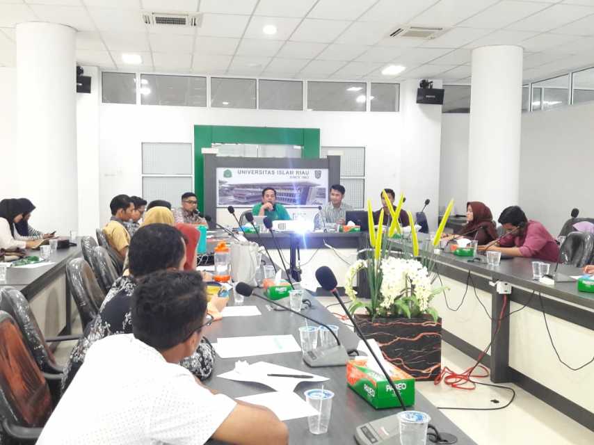 8 SMA di Pekanbaru Ikuti Debat Kebangsaan di UIR