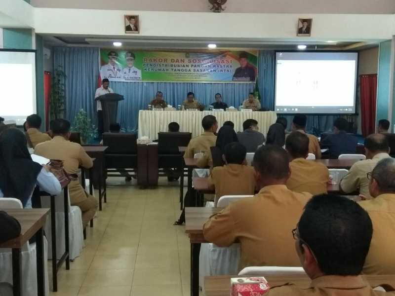 Tampa ada Unsur Politik, Sekda Meranti Tegaskan Bantuan Rastra Murni Program Nasional