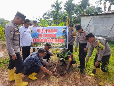 Tingkatkan Pelestarian Lingkungan, Polsek Mandau Serta Jajaran Laksanakan Penanaman Pohon