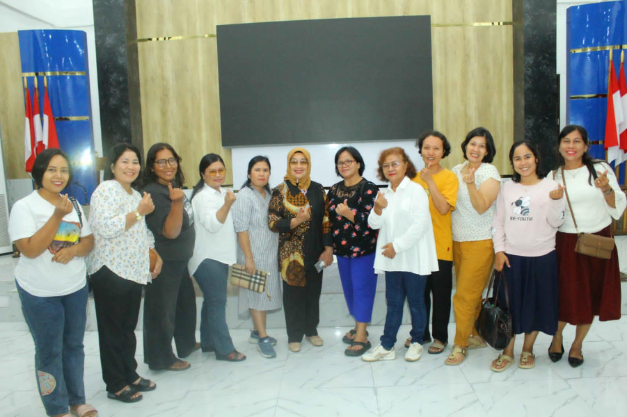 Plt. Bupati Labuhanbatu Lepas Kontingen Lomba Paduan Suara Pespawari Sumut