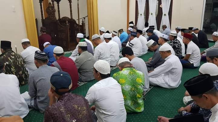 Bupati Labuhanbatu Menikmati Indahnya Suasana Subuh Bersama Masyarakat Jalan Sampurna