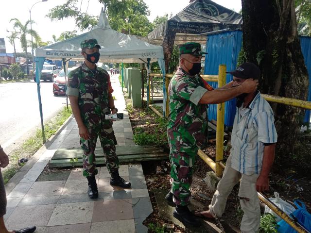 Koramil 03/Mandau Bagikan Masker Gratis Guna Jaga Protokol Kesehatan