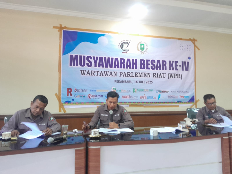 Bustami Ramzi Pimpin Pleno WPR DPRD Riau
