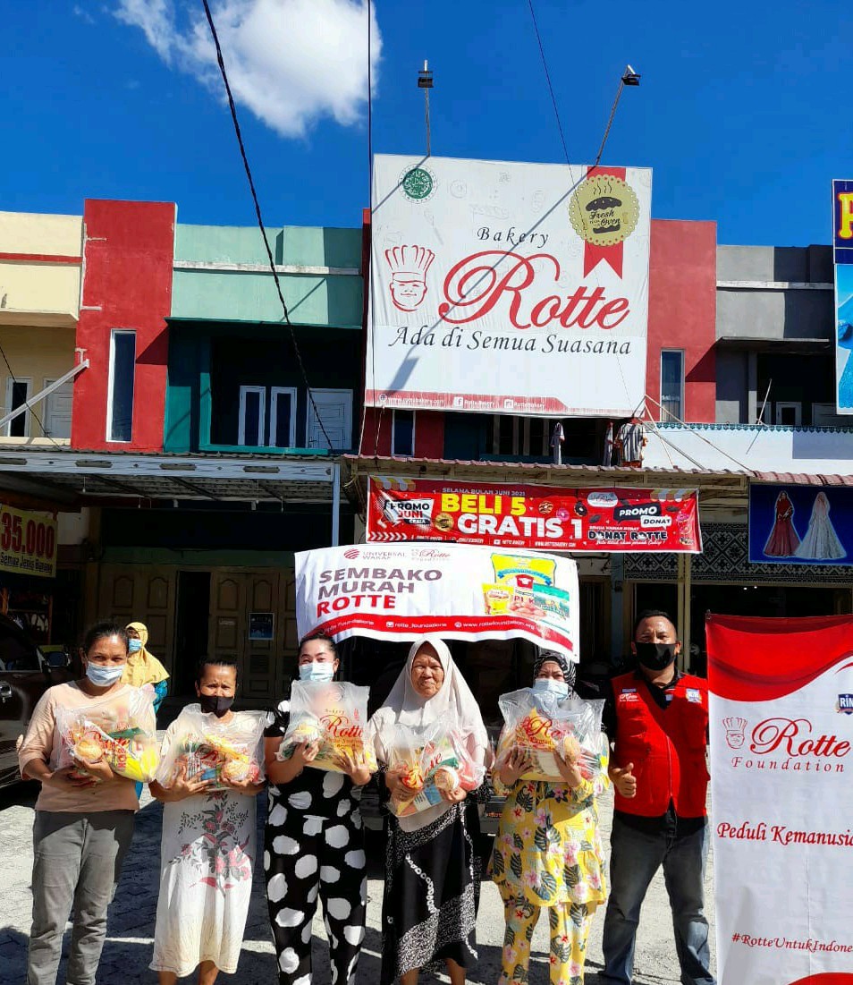 Gelar Sembako Murah, Rotte Foundation Kucurkan Puluhan Paket Sembako