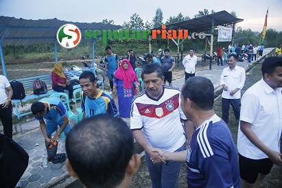 Menghadapi Tim APDES Siak, Tim DPMK diperkuat  dengan Plt Bupati Siak