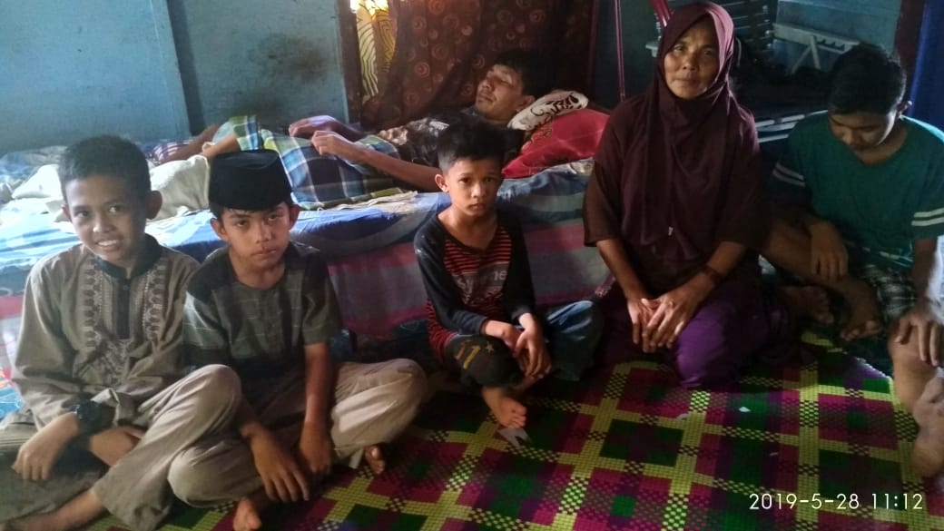 6 Tahun Terbaring, Mimpi Bisa Berjalan Saja Sudah Senang Hati Efendi