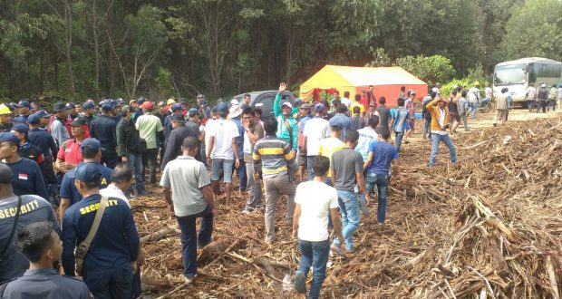 PT Arara Abadi Gunakan Helikopter Usir Warga, 7 Orang Dilarikan Ke Puskesmas Pangkalan Kuras