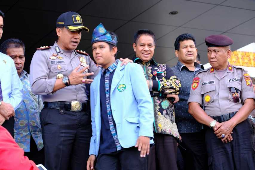 Polresta Pekanbaru Di Back Up Polda Riau Laksanakan Pengamanan Demo BEM UNRI  yang Humanis