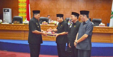 Sidang Paripurna LKPj 2017, Alfedri Sampaikan Segudang Prestasi