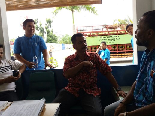 Legislator Siak Awaludin Melakukan Peninjauan ke Stasiun Pengisian Elpiji Perawang