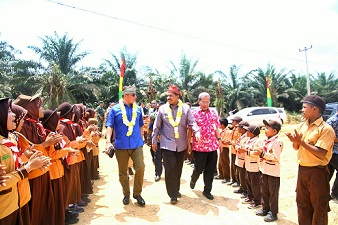 PLTS Kampung Bencah Umbai Siak diresmikan Oleh PLT Bupati