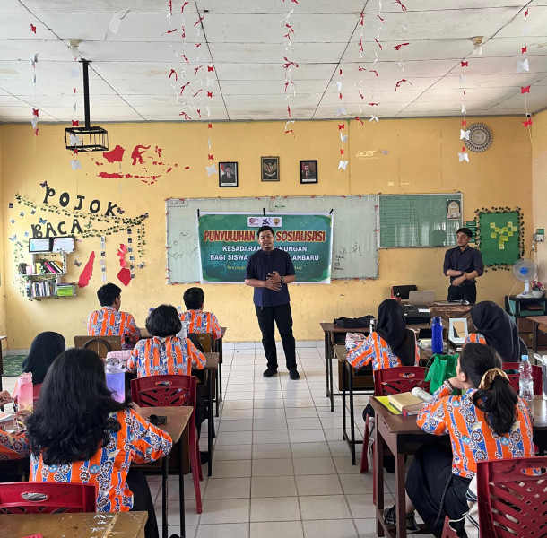 Univrab Gelar Penyuluhan dan Sosialisasi Kesadaran Lingkungan bagi Siswa SMAN 11 Pekanbaru
