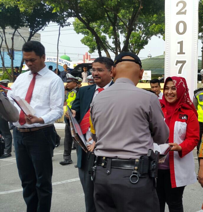 Sukses Jalankan Jum'at Barokah Polresta Pekanbaru,  Perempuan Lira Kota Mendapatkan Penghargaan
