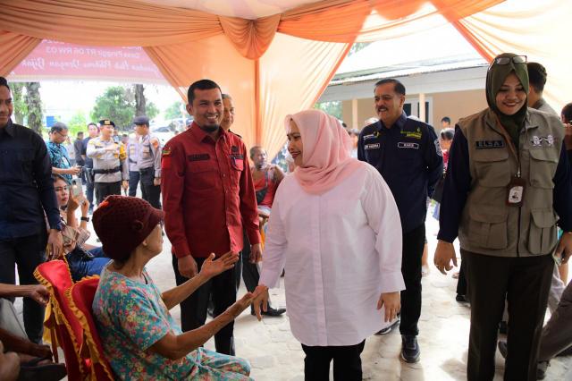 Pantau Pesta Demokrasi 2024, Bupati Kasmarni Tinjau 12 TPS