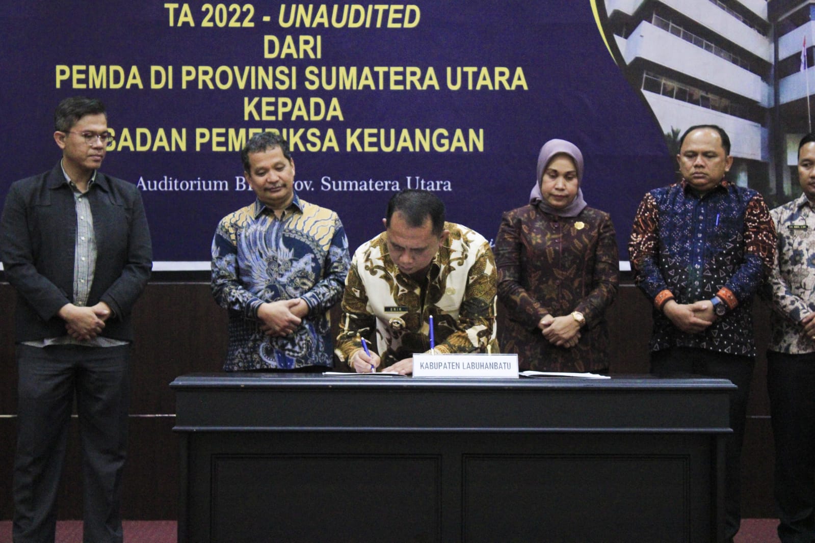 Bupati Labuhanbatu Serahkan LKPD Ya 2022 ke BPK-RI Perwakilan Sumut