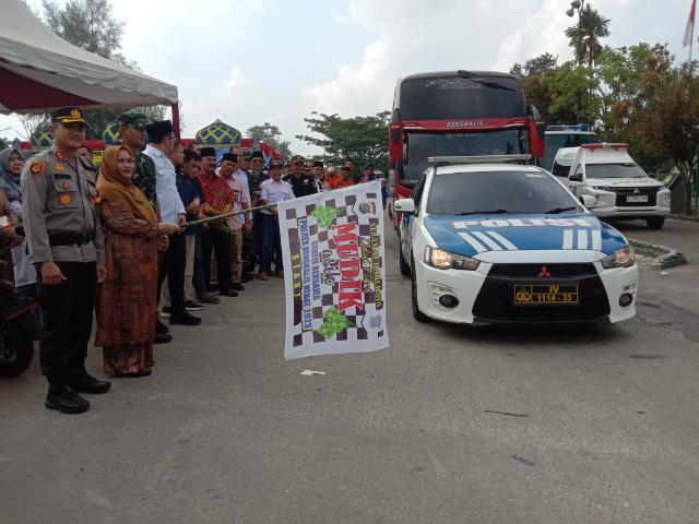 Bupati Bengkalis Lepas Bus Mudik Asik Gratis