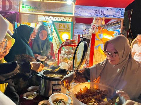 TP PKK Bengkalis Bagi 1000 Porsi Makanan Gratis Setiap Hari di MTQ ke-43 Tingkat Provinsi Riau