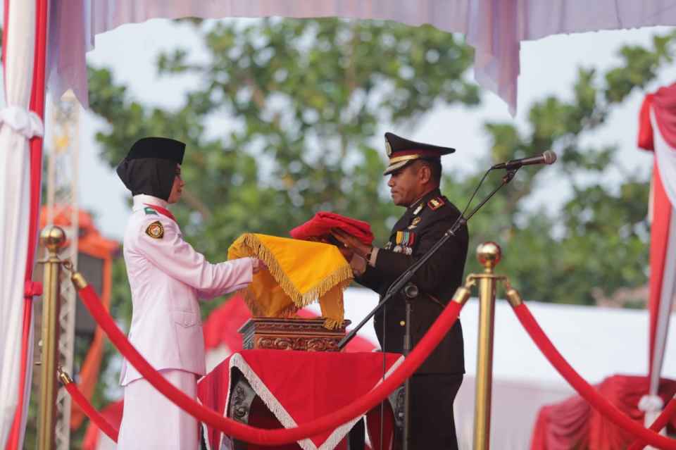 Kapolres Kepulauan Meranti Inspektur Upacara Penurunan Bendera HUT RI Ke-74 Tahun 2019