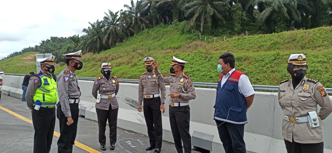 Melebihi Kecepatan Normal di Jalan TOL Ditlantas Polda Riau Tindak Tegas