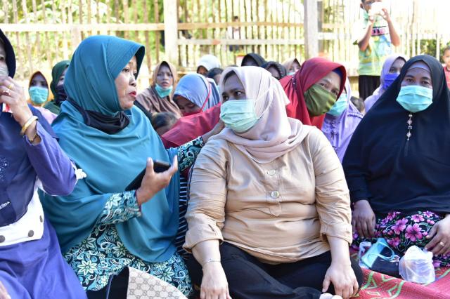 Kasmarni Jelajah Tiga Tempat Gelar Kampanye Diologis Serta Jelaskan Program Unggulan ke Masyarakat