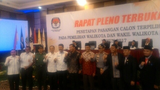 KPU Tetapkan Firdaus-Ayat Jadi Walikota dan Wakil Walikota