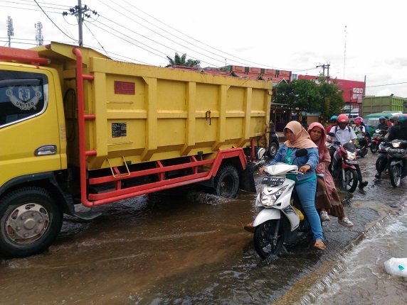 Jalan Garuda Sakti Kurang dari perhatian Pemerintah setempat