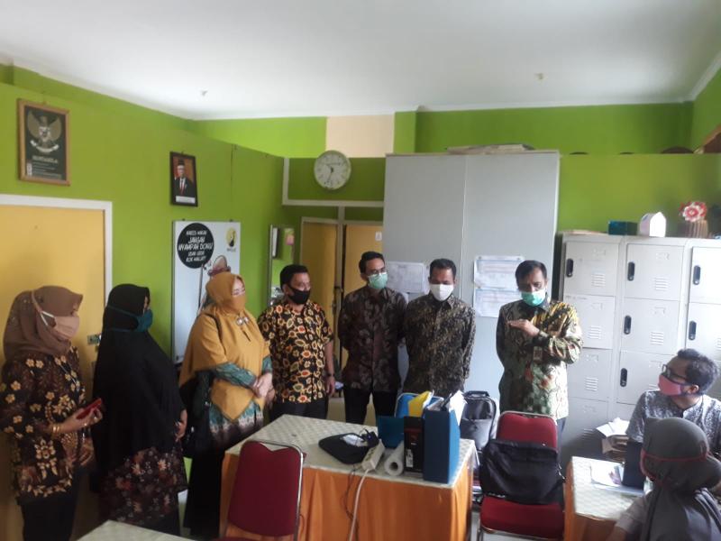 Kadisdik Bengkalis Lakukan Supervisi ke Beberapa SD dan SMP di Duri