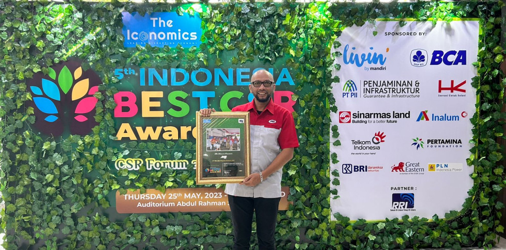 JNE Raih Penghargaan 5Th Indonesia CSR Brand Equity Award 2023 Kategori Courier Service Sector Indus