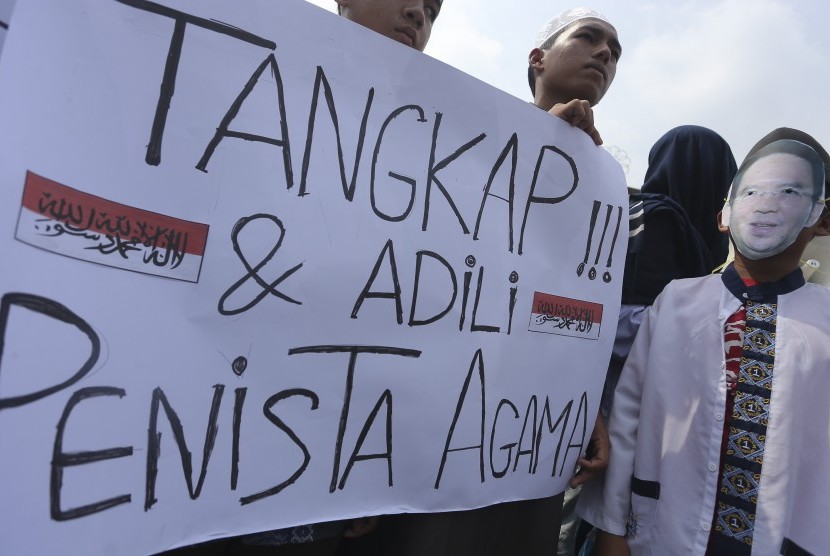 Kalimat 'Dibohongi Pakai Almaidah 51' Ajakan tak Ikuti Anjuran Agama