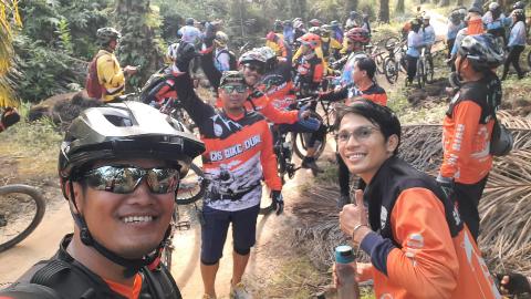 Refreshing Diakhir Pekan , Puluhan Anggota Club Gabungan GLK MTB Duri Gowes Bersama