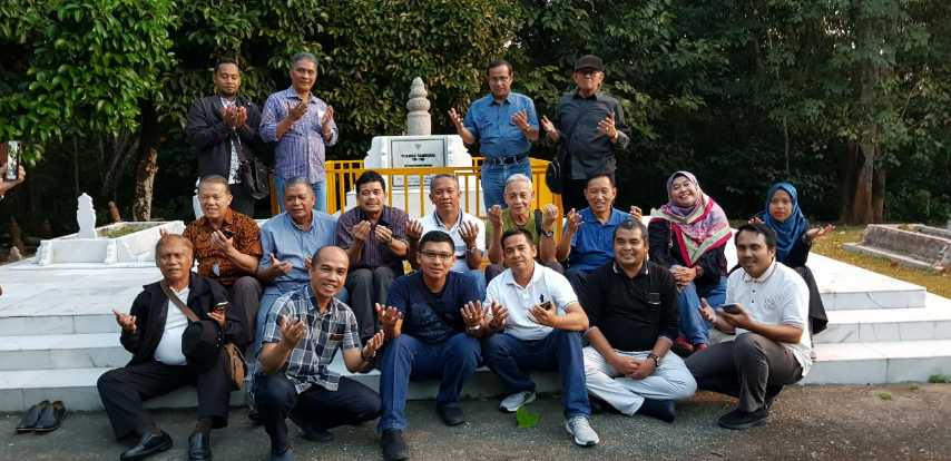 Rektor dan Dosen Pascasarjana UIR Ziarah Akademik ke Makam Tuanku Tambusai