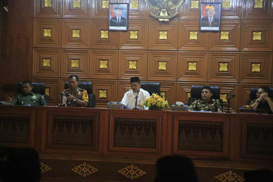 Pimpin rapat Sinkronisasi Penyelenggaraan Pemerintahan, ini kata Alfedri
