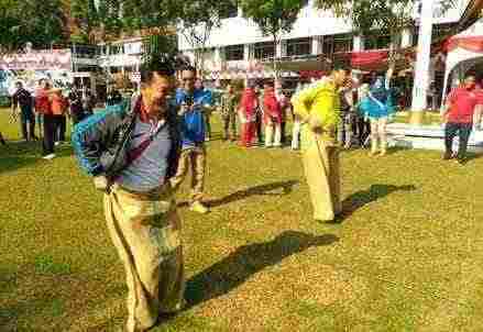 Wako Ikut Meriahkan HUT RI dengan Mengikuti Pacu Goni