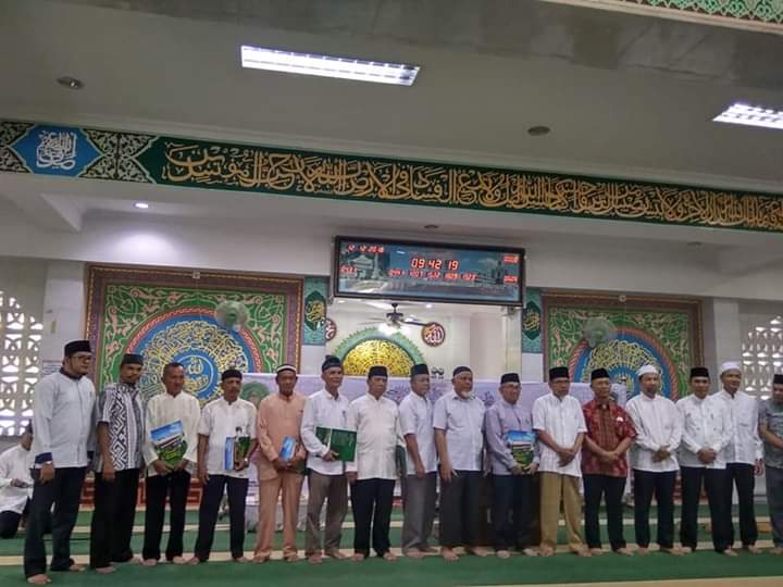 Rektor UIR Lepas 10 Dosen & Pegawai Umroh ke Mekkah