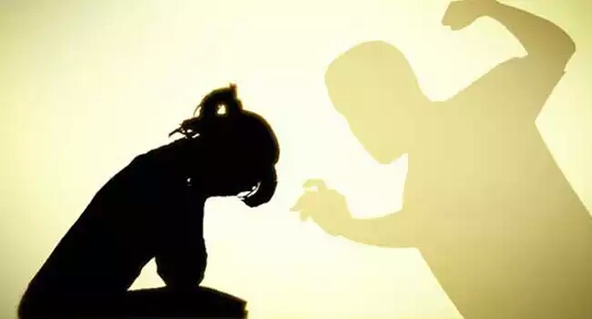 Memar Di Wajah Setelah Mendapati Suami Indehoi Dengan Wanita Lain