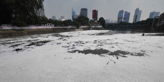 YLKI Nilai Kantong Plastik Berbayar Tidak Mampu Menekan Pencemaran Alam